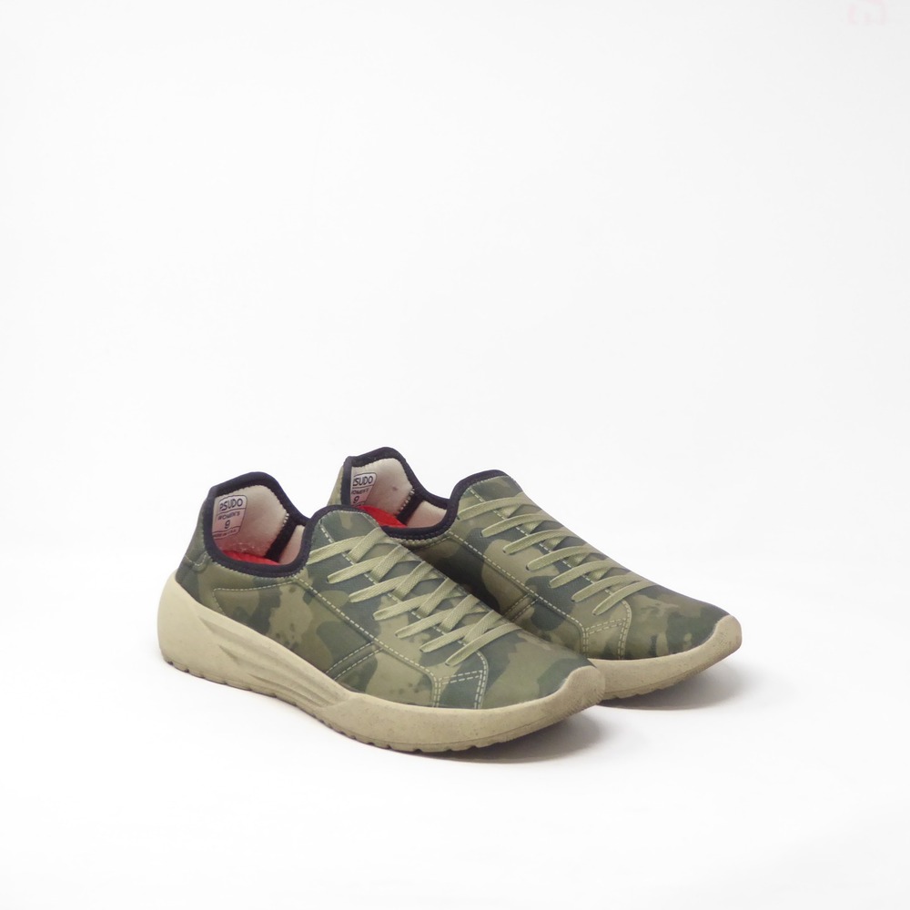 Psudo Court Slip-On Womens Sneakers Green Camo Slip On Low Top Size 9